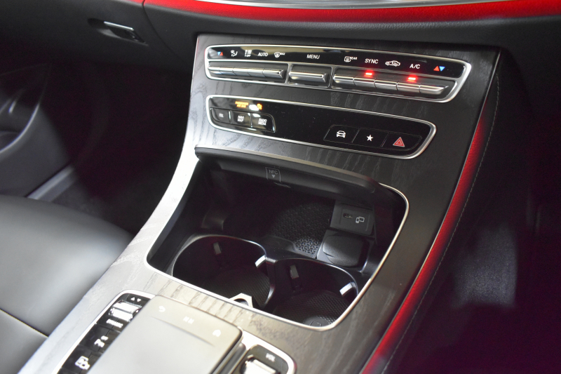 メルセデスベンツ Eクラス E200 ｽﾎﾟｰﾂ ｴｸｽｸﾙｰｼﾌﾞP AMGﾗｲﾝｲﾝﾃﾘｱP ﾚｰﾀﾞｰｾｰﾌﾃｨP 後期 1ｵｰﾅｰ 全席ﾋｰﾀｰ黒革 ﾌﾞﾙﾒｽﾀｰ HUD AMGｴｱﾛ19AW AIRﾅﾋﾞTV 360ｶﾒﾗ ﾃﾞｨｽﾄﾛ ﾌﾞﾗｲﾝﾄﾞｽﾎﾟｯﾄ ﾚｰﾝｷｰﾌﾟ ｷｰﾚｽGO 電動ﾄﾗﾝｸ 2年保証