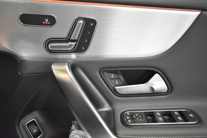 メルセデスベンツ CLAクラス CLA250 4M AMGﾗｲﾝ AMGﾚｻﾞｰｴｸｽｸﾙｰｼﾌﾞP ｱﾄﾞﾊﾞﾝｽﾄﾞP ﾚｰﾀﾞｰｾｰﾌﾃｨP ﾊﾟﾉﾗﾏｻﾝﾙｰﾌ  ﾋｰﾀｰ黒灰革 AMGｴｱﾛ18AW ﾅﾋﾞTV ﾍｯﾄﾞｱｯﾌﾟD 360ｶﾒﾗ ﾃﾞｨｽﾄﾛﾆｯｸ ﾌﾞﾗｲﾝﾄﾞｽﾎﾟｯﾄ ﾚｰﾝｷｰﾌﾟｷｰﾚｽGO 2年保証