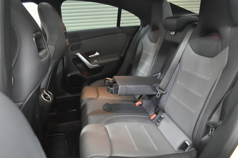 メルセデスベンツ CLAクラス CLA250 4M AMGﾗｲﾝ AMGﾚｻﾞｰｴｸｽｸﾙｰｼﾌﾞP ｱﾄﾞﾊﾞﾝｽﾄﾞP ﾚｰﾀﾞｰｾｰﾌﾃｨP ﾊﾟﾉﾗﾏｻﾝﾙｰﾌ  ﾋｰﾀｰ黒灰革 AMGｴｱﾛ18AW ﾅﾋﾞTV ﾍｯﾄﾞｱｯﾌﾟD 360ｶﾒﾗ ﾃﾞｨｽﾄﾛﾆｯｸ ﾌﾞﾗｲﾝﾄﾞｽﾎﾟｯﾄ ﾚｰﾝｷｰﾌﾟｷｰﾚｽGO 2年保証