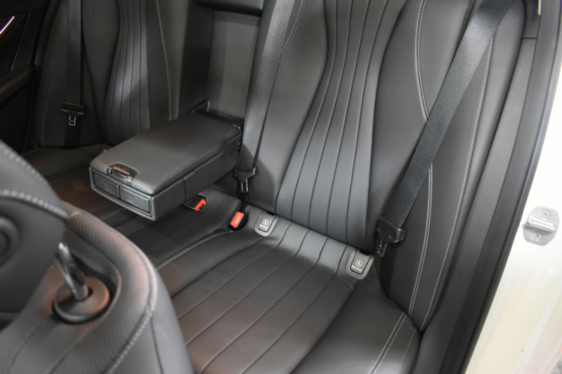 メルセデスベンツ Eクラス E400 4ﾏﾁｯｸ EXCLUSIVE ｴｸｽｸﾙｰｼﾌﾞPKG ﾚｰﾀﾞｰｾｰﾌﾃｨP MEｺﾈｸﾄ 9速AT 333馬力V6 4WD ｳｯﾄﾞｲﾝﾃﾘｱ ﾊﾟﾉﾗﾏｻﾝﾙｰﾌ ﾋｰﾀｰｸｰﾗｰ黒革 ﾃﾞｨｽﾄﾛ BSM Lﾁｪﾝｼﾞ 専用18AW ｷｰﾚｽGO PTS ﾌｯﾄﾄﾗﾝｸ ﾌﾞﾙﾒｽﾀｰS 地ﾃﾞｼﾞﾅﾋﾞ 360ｶﾒﾗ 2年保証