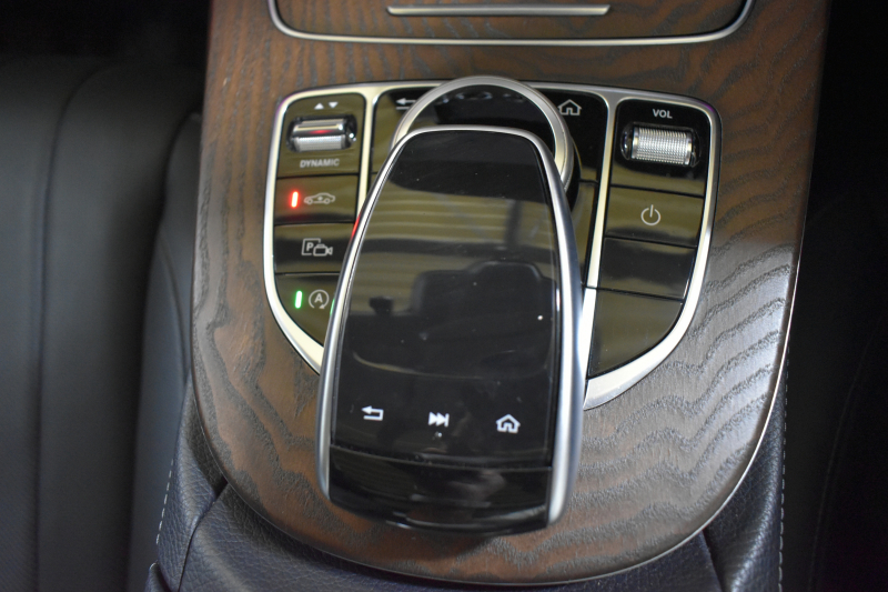 メルセデスベンツ Eクラス E400 4ﾏﾁｯｸ EXCLUSIVE ｴｸｽｸﾙｰｼﾌﾞPKG ﾚｰﾀﾞｰｾｰﾌﾃｨP MEｺﾈｸﾄ 9速AT 333馬力V6 4WD ｳｯﾄﾞｲﾝﾃﾘｱ ﾊﾟﾉﾗﾏｻﾝﾙｰﾌ ﾋｰﾀｰｸｰﾗｰ黒革 ﾃﾞｨｽﾄﾛ BSM Lﾁｪﾝｼﾞ 専用18AW ｷｰﾚｽGO PTS ﾌｯﾄﾄﾗﾝｸ ﾌﾞﾙﾒｽﾀｰS 地ﾃﾞｼﾞﾅﾋﾞ 360ｶﾒﾗ 2年保証