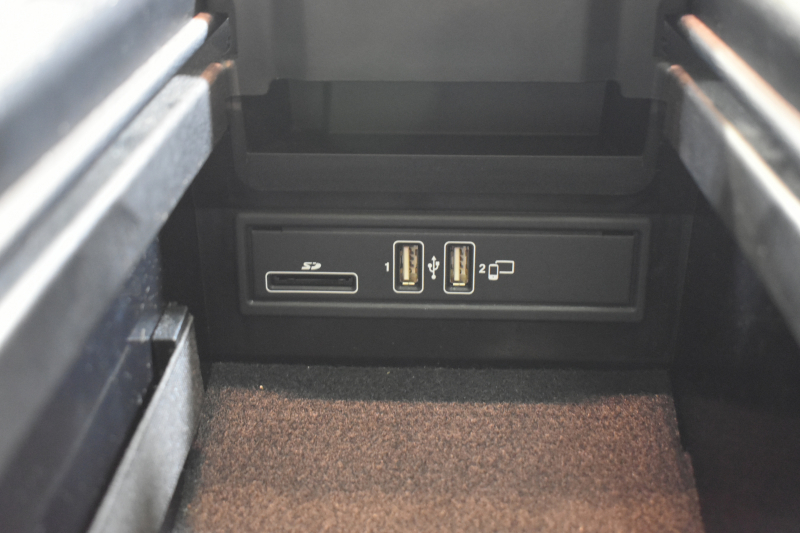 メルセデスベンツ Eクラス E400 4ﾏﾁｯｸ EXCLUSIVE ｴｸｽｸﾙｰｼﾌﾞPKG ﾚｰﾀﾞｰｾｰﾌﾃｨP MEｺﾈｸﾄ 9速AT 333馬力V6 4WD ｳｯﾄﾞｲﾝﾃﾘｱ ﾊﾟﾉﾗﾏｻﾝﾙｰﾌ ﾋｰﾀｰｸｰﾗｰ黒革 ﾃﾞｨｽﾄﾛ BSM Lﾁｪﾝｼﾞ 専用18AW ｷｰﾚｽGO PTS ﾌｯﾄﾄﾗﾝｸ ﾌﾞﾙﾒｽﾀｰS 地ﾃﾞｼﾞﾅﾋﾞ 360ｶﾒﾗ 2年保証