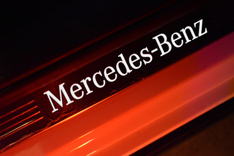 メルセデスベンツ Eクラス E400 4ﾏﾁｯｸ EXCLUSIVE ｴｸｽｸﾙｰｼﾌﾞPKG ﾚｰﾀﾞｰｾｰﾌﾃｨP MEｺﾈｸﾄ 9速AT 333馬力V6 4WD ｳｯﾄﾞｲﾝﾃﾘｱ ﾊﾟﾉﾗﾏｻﾝﾙｰﾌ ﾋｰﾀｰｸｰﾗｰ黒革 ﾃﾞｨｽﾄﾛ BSM Lﾁｪﾝｼﾞ 専用18AW ｷｰﾚｽGO PTS ﾌｯﾄﾄﾗﾝｸ ﾌﾞﾙﾒｽﾀｰS 地ﾃﾞｼﾞﾅﾋﾞ 360ｶﾒﾗ 2年保証