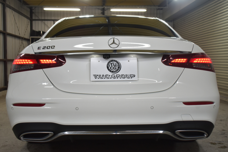 メルセデスベンツ Eクラス E200 ｽﾎﾟｰﾂ ｴｸｽｸﾙｰｼﾌﾞAMGﾗｲﾝｲﾝﾃﾘｱP ﾚｰﾀﾞｰｾｰﾌﾃｨP 後期型 ﾊﾟﾉﾗﾏｻﾝﾙｰﾌ MEｺﾈｸﾄ 燃費13.1KM 全席ﾋｰﾀｰ黒革 ﾃﾞｨｽﾄﾛ BSM Lﾁｪﾝｼﾞ AMGｴｱﾛ19AW ｷｰﾚｽGO ﾊﾟｰｸﾄﾛ HUD ﾌﾞﾙﾒS ﾏﾙﾁｶﾗｰｱﾝﾋﾞｴﾝﾄ 対話式ﾅﾋﾞ 360ｶﾒﾗ 2年保証