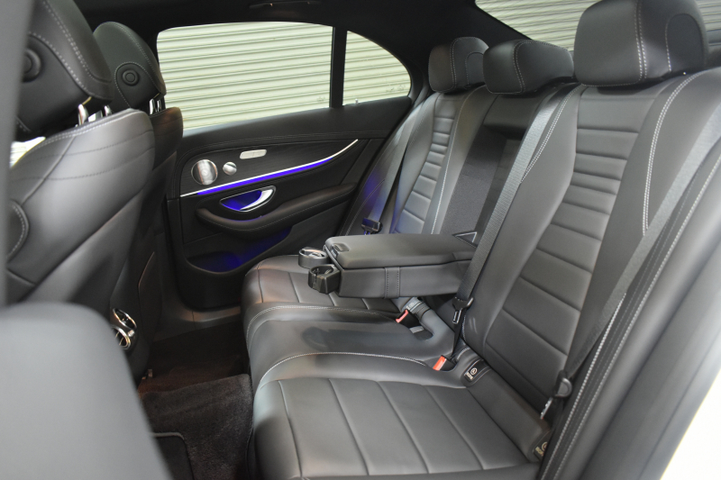 メルセデスベンツ Eクラス E200 ｽﾎﾟｰﾂ ｴｸｽｸﾙｰｼﾌﾞAMGﾗｲﾝｲﾝﾃﾘｱP ﾚｰﾀﾞｰｾｰﾌﾃｨP 後期型 ﾊﾟﾉﾗﾏｻﾝﾙｰﾌ MEｺﾈｸﾄ 燃費13.1KM 全席ﾋｰﾀｰ黒革 ﾃﾞｨｽﾄﾛ BSM Lﾁｪﾝｼﾞ AMGｴｱﾛ19AW ｷｰﾚｽGO ﾊﾟｰｸﾄﾛ HUD ﾌﾞﾙﾒS ﾏﾙﾁｶﾗｰｱﾝﾋﾞｴﾝﾄ 対話式ﾅﾋﾞ 360ｶﾒﾗ 2年保証