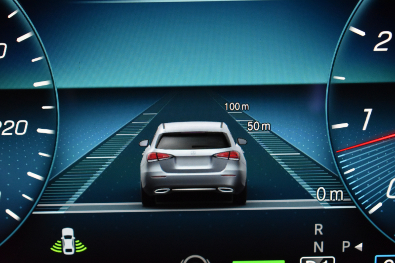 メルセデスベンツ Eクラス E200 ｽﾎﾟｰﾂ ｴｸｽｸﾙｰｼﾌﾞAMGﾗｲﾝｲﾝﾃﾘｱP ﾚｰﾀﾞｰｾｰﾌﾃｨP 後期型 ﾊﾟﾉﾗﾏｻﾝﾙｰﾌ MEｺﾈｸﾄ 燃費13.1KM 全席ﾋｰﾀｰ黒革 ﾃﾞｨｽﾄﾛ BSM Lﾁｪﾝｼﾞ AMGｴｱﾛ19AW ｷｰﾚｽGO ﾊﾟｰｸﾄﾛ HUD ﾌﾞﾙﾒS ﾏﾙﾁｶﾗｰｱﾝﾋﾞｴﾝﾄ 対話式ﾅﾋﾞ 360ｶﾒﾗ 2年保証