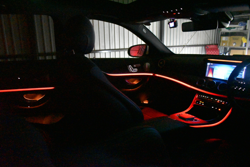 メルセデスベンツ Eクラス E200 ｽﾎﾟｰﾂ ｴｸｽｸﾙｰｼﾌﾞAMGﾗｲﾝｲﾝﾃﾘｱP ﾚｰﾀﾞｰｾｰﾌﾃｨP 後期型 ﾊﾟﾉﾗﾏｻﾝﾙｰﾌ MEｺﾈｸﾄ 燃費13.1KM 全席ﾋｰﾀｰ黒革 ﾃﾞｨｽﾄﾛ BSM Lﾁｪﾝｼﾞ AMGｴｱﾛ19AW ｷｰﾚｽGO ﾊﾟｰｸﾄﾛ HUD ﾌﾞﾙﾒS ﾏﾙﾁｶﾗｰｱﾝﾋﾞｴﾝﾄ 対話式ﾅﾋﾞ 360ｶﾒﾗ 2年保証