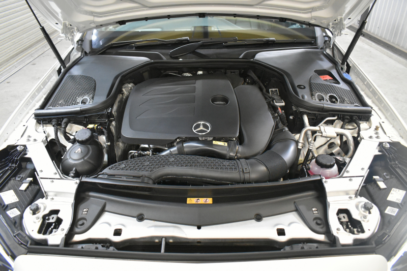 メルセデスベンツ Eクラス E200 ｽﾎﾟｰﾂ ｴｸｽｸﾙｰｼﾌﾞAMGﾗｲﾝｲﾝﾃﾘｱP ﾚｰﾀﾞｰｾｰﾌﾃｨP 後期型 ﾊﾟﾉﾗﾏｻﾝﾙｰﾌ MEｺﾈｸﾄ 燃費13.1KM 全席ﾋｰﾀｰ黒革 ﾃﾞｨｽﾄﾛ BSM Lﾁｪﾝｼﾞ AMGｴｱﾛ19AW ｷｰﾚｽGO ﾊﾟｰｸﾄﾛ HUD ﾌﾞﾙﾒS ﾏﾙﾁｶﾗｰｱﾝﾋﾞｴﾝﾄ 対話式ﾅﾋﾞ 360ｶﾒﾗ 2年保証