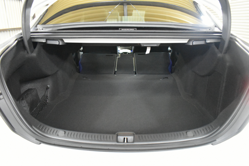 メルセデスベンツ Eクラス E200 ｽﾎﾟｰﾂ ｴｸｽｸﾙｰｼﾌﾞAMGﾗｲﾝｲﾝﾃﾘｱP ﾚｰﾀﾞｰｾｰﾌﾃｨP 後期型 ﾊﾟﾉﾗﾏｻﾝﾙｰﾌ MEｺﾈｸﾄ 燃費13.1KM 全席ﾋｰﾀｰ黒革 ﾃﾞｨｽﾄﾛ BSM Lﾁｪﾝｼﾞ AMGｴｱﾛ19AW ｷｰﾚｽGO ﾊﾟｰｸﾄﾛ HUD ﾌﾞﾙﾒS ﾏﾙﾁｶﾗｰｱﾝﾋﾞｴﾝﾄ 対話式ﾅﾋﾞ 360ｶﾒﾗ 2年保証