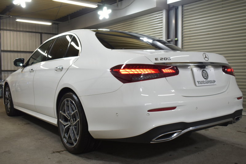 メルセデスベンツ Eクラス E200 ｽﾎﾟｰﾂ ｴｸｽｸﾙｰｼﾌﾞAMGﾗｲﾝｲﾝﾃﾘｱP ﾚｰﾀﾞｰｾｰﾌﾃｨP 後期型 ﾊﾟﾉﾗﾏｻﾝﾙｰﾌ MEｺﾈｸﾄ 燃費13.1KM 全席ﾋｰﾀｰ黒革 ﾃﾞｨｽﾄﾛ BSM Lﾁｪﾝｼﾞ AMGｴｱﾛ19AW ｷｰﾚｽGO ﾊﾟｰｸﾄﾛ HUD ﾌﾞﾙﾒS ﾏﾙﾁｶﾗｰｱﾝﾋﾞｴﾝﾄ 対話式ﾅﾋﾞ 360ｶﾒﾗ 2年保証