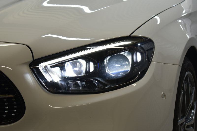 メルセデスベンツ Eクラス E200 ｽﾎﾟｰﾂ ｴｸｽｸﾙｰｼﾌﾞAMGﾗｲﾝｲﾝﾃﾘｱP ﾚｰﾀﾞｰｾｰﾌﾃｨP 後期型 ﾊﾟﾉﾗﾏｻﾝﾙｰﾌ MEｺﾈｸﾄ 燃費13.1KM 全席ﾋｰﾀｰ黒革 ﾃﾞｨｽﾄﾛ BSM Lﾁｪﾝｼﾞ AMGｴｱﾛ19AW ｷｰﾚｽGO ﾊﾟｰｸﾄﾛ HUD ﾌﾞﾙﾒS ﾏﾙﾁｶﾗｰｱﾝﾋﾞｴﾝﾄ 対話式ﾅﾋﾞ 360ｶﾒﾗ 2年保証