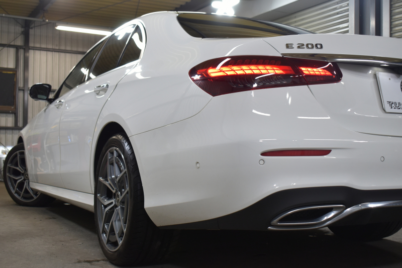 メルセデスベンツ Eクラス E200 ｽﾎﾟｰﾂ ｴｸｽｸﾙｰｼﾌﾞAMGﾗｲﾝｲﾝﾃﾘｱP ﾚｰﾀﾞｰｾｰﾌﾃｨP 後期型 ﾊﾟﾉﾗﾏｻﾝﾙｰﾌ MEｺﾈｸﾄ 燃費13.1KM 全席ﾋｰﾀｰ黒革 ﾃﾞｨｽﾄﾛ BSM Lﾁｪﾝｼﾞ AMGｴｱﾛ19AW ｷｰﾚｽGO ﾊﾟｰｸﾄﾛ HUD ﾌﾞﾙﾒS ﾏﾙﾁｶﾗｰｱﾝﾋﾞｴﾝﾄ 対話式ﾅﾋﾞ 360ｶﾒﾗ 2年保証