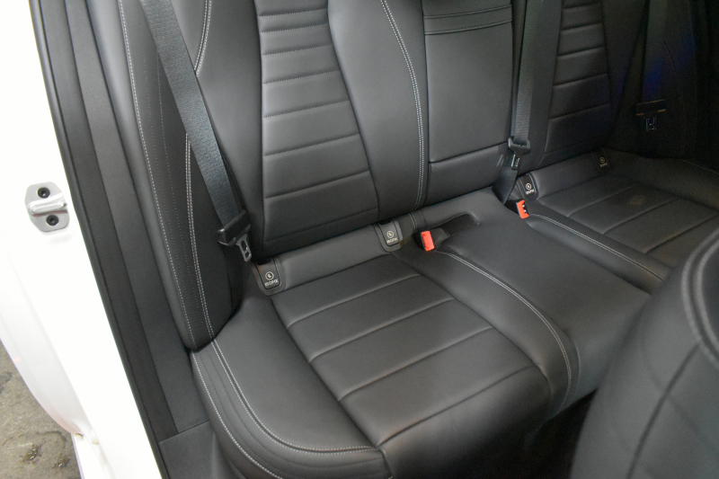 メルセデスベンツ Eクラス E200 ｽﾎﾟｰﾂ ｴｸｽｸﾙｰｼﾌﾞAMGﾗｲﾝｲﾝﾃﾘｱP ﾚｰﾀﾞｰｾｰﾌﾃｨP 後期型 ﾊﾟﾉﾗﾏｻﾝﾙｰﾌ MEｺﾈｸﾄ 燃費13.1KM 全席ﾋｰﾀｰ黒革 ﾃﾞｨｽﾄﾛ BSM Lﾁｪﾝｼﾞ AMGｴｱﾛ19AW ｷｰﾚｽGO ﾊﾟｰｸﾄﾛ HUD ﾌﾞﾙﾒS ﾏﾙﾁｶﾗｰｱﾝﾋﾞｴﾝﾄ 対話式ﾅﾋﾞ 360ｶﾒﾗ 2年保証