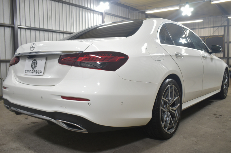 メルセデスベンツ Eクラス E200 ｽﾎﾟｰﾂ ｴｸｽｸﾙｰｼﾌﾞAMGﾗｲﾝｲﾝﾃﾘｱP ﾚｰﾀﾞｰｾｰﾌﾃｨP 後期型 ﾊﾟﾉﾗﾏｻﾝﾙｰﾌ MEｺﾈｸﾄ 燃費13.1KM 全席ﾋｰﾀｰ黒革 ﾃﾞｨｽﾄﾛ BSM Lﾁｪﾝｼﾞ AMGｴｱﾛ19AW ｷｰﾚｽGO ﾊﾟｰｸﾄﾛ HUD ﾌﾞﾙﾒS ﾏﾙﾁｶﾗｰｱﾝﾋﾞｴﾝﾄ 対話式ﾅﾋﾞ 360ｶﾒﾗ 2年保証