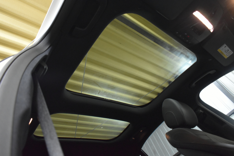 メルセデスベンツ Eクラス E200 ｽﾎﾟｰﾂ ｴｸｽｸﾙｰｼﾌﾞAMGﾗｲﾝｲﾝﾃﾘｱP ﾚｰﾀﾞｰｾｰﾌﾃｨP 後期型 ﾊﾟﾉﾗﾏｻﾝﾙｰﾌ MEｺﾈｸﾄ 燃費13.1KM 全席ﾋｰﾀｰ黒革 ﾃﾞｨｽﾄﾛ BSM Lﾁｪﾝｼﾞ AMGｴｱﾛ19AW ｷｰﾚｽGO ﾊﾟｰｸﾄﾛ HUD ﾌﾞﾙﾒS ﾏﾙﾁｶﾗｰｱﾝﾋﾞｴﾝﾄ 対話式ﾅﾋﾞ 360ｶﾒﾗ 2年保証