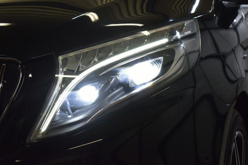 メルセデスベンツ Vクラス V220d ｽﾎﾟｰﾂ ﾛﾝｸﾞ AMGﾗｲﾝ ﾚｰﾀﾞｰｾｰﾌﾃｨP  ﾊﾟﾉﾗﾏｻﾝﾙｰﾌ ﾋｰﾀｰ黒革 ﾃﾞｨｽﾄﾛ BSM Lｷｰﾌﾟ AMGｴｱﾛ19AW 両側電動ｽﾗｲﾄﾞ ﾌﾞﾙﾒｽﾀｰ 電動Rｹﾞｰﾄ 地ﾃﾞｼﾞ360ｶﾒﾗ 2年保証