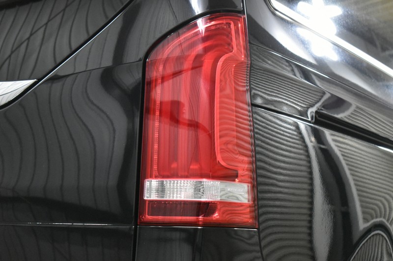 メルセデスベンツ Vクラス V220d ｽﾎﾟｰﾂ ﾛﾝｸﾞ AMGﾗｲﾝ ﾚｰﾀﾞｰｾｰﾌﾃｨP  ﾊﾟﾉﾗﾏｻﾝﾙｰﾌ ﾋｰﾀｰ黒革 ﾃﾞｨｽﾄﾛ BSM Lｷｰﾌﾟ AMGｴｱﾛ19AW 両側電動ｽﾗｲﾄﾞ ﾌﾞﾙﾒｽﾀｰ 電動Rｹﾞｰﾄ 地ﾃﾞｼﾞ360ｶﾒﾗ 2年保証