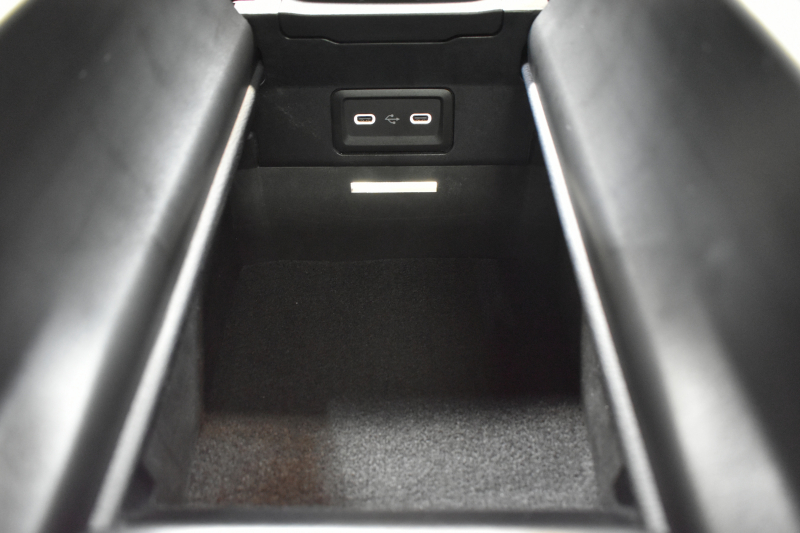 メルセデスベンツ Cクラス C200 ﾜｺﾞﾝ AVG AMGﾗｲﾝ ﾚｻﾞｰｴｸｽｸﾙｰｼﾌﾞﾍﾞｰｼｯｸP ﾘｱｱｸｽﾙｽﾃｱﾘﾝｸﾞ ﾊﾟﾉﾗﾏｻﾝﾙｰﾌ ﾚｰﾀﾞｰSP 新型Cｸﾗｽ ISG搭載  ﾋｰﾀｰ黒革ｼｰﾄ  ﾃﾞｨｽﾄﾛ ﾌﾞﾗｲﾝﾄﾞS Lﾁｪﾝｼﾞｱｼｽﾄ AMGｴｱﾛ18AW ｷｰGO MBUXﾅﾋﾞ360ｶﾒﾗ 2年保証