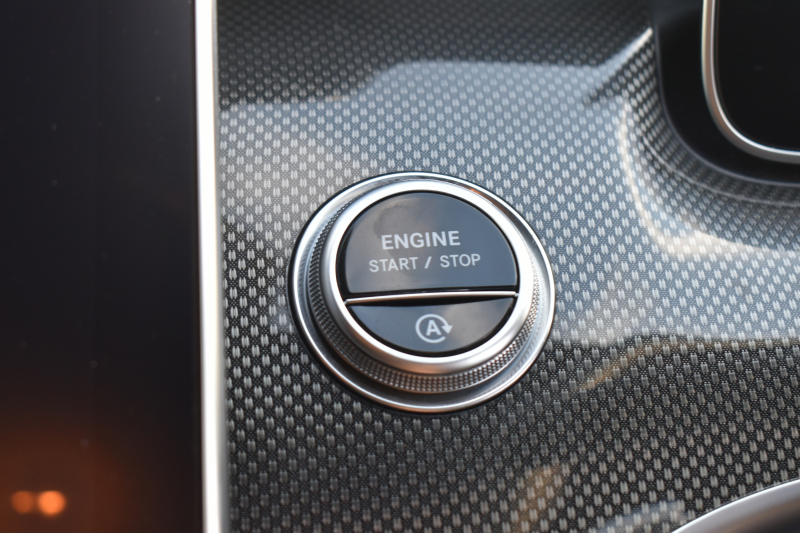 メルセデスベンツ Cクラス C200 ﾜｺﾞﾝ AVG AMGﾗｲﾝ ﾚｻﾞｰｴｸｽｸﾙｰｼﾌﾞﾍﾞｰｼｯｸP ﾘｱｱｸｽﾙｽﾃｱﾘﾝｸﾞ ﾊﾟﾉﾗﾏｻﾝﾙｰﾌ ﾚｰﾀﾞｰSP 新型Cｸﾗｽ ISG搭載  ﾋｰﾀｰ黒革ｼｰﾄ  ﾃﾞｨｽﾄﾛ ﾌﾞﾗｲﾝﾄﾞS Lﾁｪﾝｼﾞｱｼｽﾄ AMGｴｱﾛ18AW ｷｰGO MBUXﾅﾋﾞ360ｶﾒﾗ 2年保証