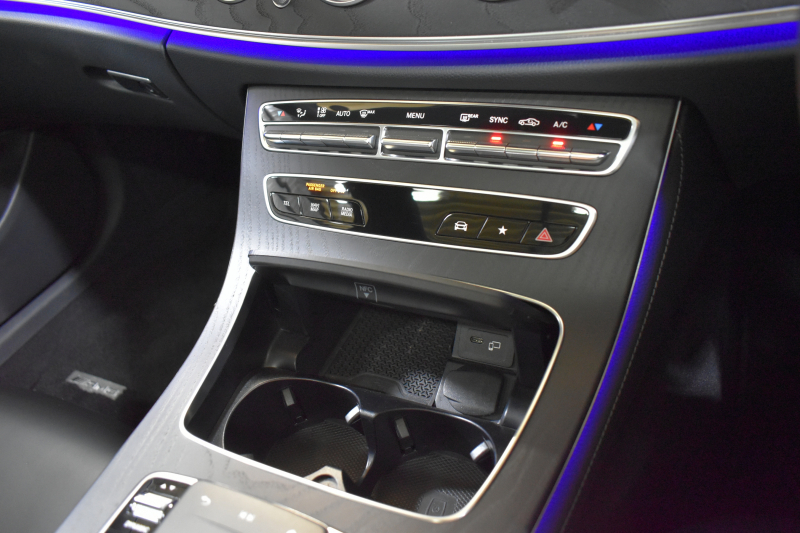 メルセデスベンツ Eクラス E200ﾜｺﾞﾝ ｽﾎﾟｰﾂ BSG搭載 ｴｸｽｸﾙｰｼﾌﾞ AMGﾗｲﾝｲﾝﾃﾘｱ ﾚｰﾀﾞｰｾｰﾌﾃｨP 後期型 MEｺﾈ ﾊﾟﾉﾗﾏｻﾝﾙｰﾌ 全席ﾋｰﾀｰ黒革 ACC AMGｴｱﾛ 電動ﾘｱｹﾞｰﾄ ﾍｯﾄﾞｱｯﾌﾟﾃﾞｨｽﾌﾟﾚｲ ﾌﾞﾙﾒｽﾀｰS 地ﾃﾞｼﾞ360ｶﾒﾗ 2年保証