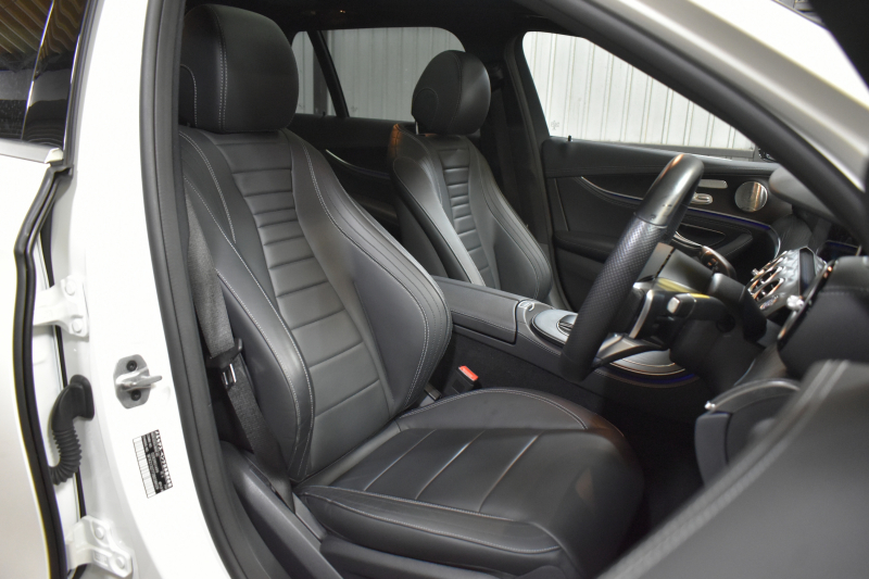 メルセデスベンツ Eクラス E200ﾜｺﾞﾝ ｽﾎﾟｰﾂ BSG搭載 ｴｸｽｸﾙｰｼﾌﾞ AMGﾗｲﾝｲﾝﾃﾘｱ ﾚｰﾀﾞｰｾｰﾌﾃｨP 後期型 MEｺﾈ ﾊﾟﾉﾗﾏｻﾝﾙｰﾌ 全席ﾋｰﾀｰ黒革 ACC AMGｴｱﾛ 電動ﾘｱｹﾞｰﾄ ﾍｯﾄﾞｱｯﾌﾟﾃﾞｨｽﾌﾟﾚｲ ﾌﾞﾙﾒｽﾀｰS 地ﾃﾞｼﾞ360ｶﾒﾗ 2年保証