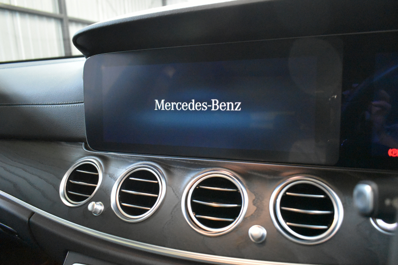 メルセデスベンツ Eクラス E200ﾜｺﾞﾝ ｽﾎﾟｰﾂ BSG搭載 ｴｸｽｸﾙｰｼﾌﾞ AMGﾗｲﾝｲﾝﾃﾘｱ ﾚｰﾀﾞｰｾｰﾌﾃｨP 後期型 MEｺﾈ ﾊﾟﾉﾗﾏｻﾝﾙｰﾌ 全席ﾋｰﾀｰ黒革 ACC AMGｴｱﾛ 電動ﾘｱｹﾞｰﾄ ﾍｯﾄﾞｱｯﾌﾟﾃﾞｨｽﾌﾟﾚｲ ﾌﾞﾙﾒｽﾀｰS 地ﾃﾞｼﾞ360ｶﾒﾗ 2年保証