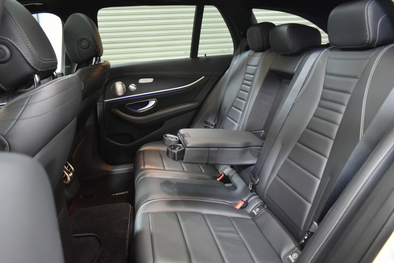 メルセデスベンツ Eクラス E200ﾜｺﾞﾝ ｽﾎﾟｰﾂ BSG搭載 ｴｸｽｸﾙｰｼﾌﾞ AMGﾗｲﾝｲﾝﾃﾘｱ ﾚｰﾀﾞｰｾｰﾌﾃｨP 後期型 MEｺﾈ ﾊﾟﾉﾗﾏｻﾝﾙｰﾌ 全席ﾋｰﾀｰ黒革 ACC AMGｴｱﾛ 電動ﾘｱｹﾞｰﾄ ﾍｯﾄﾞｱｯﾌﾟﾃﾞｨｽﾌﾟﾚｲ ﾌﾞﾙﾒｽﾀｰS 地ﾃﾞｼﾞ360ｶﾒﾗ 2年保証