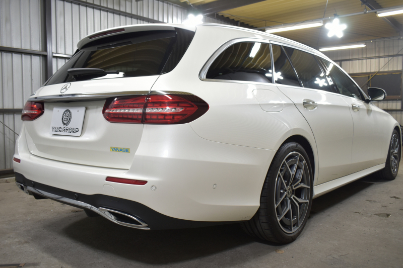 メルセデスベンツ Eクラス E200ﾜｺﾞﾝ ｽﾎﾟｰﾂ BSG搭載 ｴｸｽｸﾙｰｼﾌﾞ AMGﾗｲﾝｲﾝﾃﾘｱ ﾚｰﾀﾞｰｾｰﾌﾃｨP 後期型 MEｺﾈ ﾊﾟﾉﾗﾏｻﾝﾙｰﾌ 全席ﾋｰﾀｰ黒革 ACC AMGｴｱﾛ 電動ﾘｱｹﾞｰﾄ ﾍｯﾄﾞｱｯﾌﾟﾃﾞｨｽﾌﾟﾚｲ ﾌﾞﾙﾒｽﾀｰS 地ﾃﾞｼﾞ360ｶﾒﾗ 2年保証