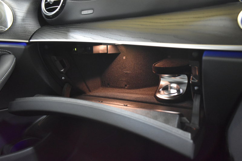 メルセデスベンツ Eクラス E200ﾜｺﾞﾝ ｽﾎﾟｰﾂ BSG搭載 ｴｸｽｸﾙｰｼﾌﾞ AMGﾗｲﾝｲﾝﾃﾘｱ ﾚｰﾀﾞｰｾｰﾌﾃｨP 後期型 MEｺﾈ ﾊﾟﾉﾗﾏｻﾝﾙｰﾌ 全席ﾋｰﾀｰ黒革 ACC AMGｴｱﾛ 電動ﾘｱｹﾞｰﾄ ﾍｯﾄﾞｱｯﾌﾟﾃﾞｨｽﾌﾟﾚｲ ﾌﾞﾙﾒｽﾀｰS 地ﾃﾞｼﾞ360ｶﾒﾗ 2年保証