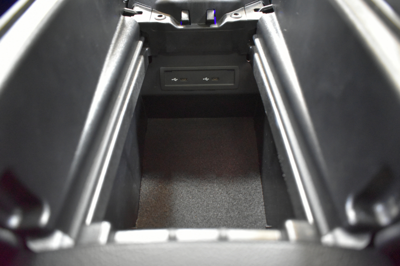 メルセデスベンツ Eクラス E200 ｽﾎﾟｰﾂ ｴｸｽｸﾙｰｼﾌﾞAMGﾗｲﾝｲﾝﾃﾘｱP ﾚｰﾀﾞｰｾｰﾌﾃｨP 後期型 1ｵｰﾅｰ ﾊﾟﾉﾗﾏｻﾝﾙｰﾌ ﾌﾞﾙﾒS MEｺﾈｸﾄ 燃費13.1KM 全席ﾋｰﾀｰ黒革 ﾃﾞｨｽﾄﾛ BSM Lﾁｪﾝｼﾞ AMGｴｱﾛ19AW ｷｰﾚｽGO ﾊﾟｰｸﾄﾛ HUD  ﾏﾙﾁｶﾗｰｱﾝﾋﾞｴﾝﾄ 対話式ﾅﾋﾞ 360ｶﾒﾗ 2年保証