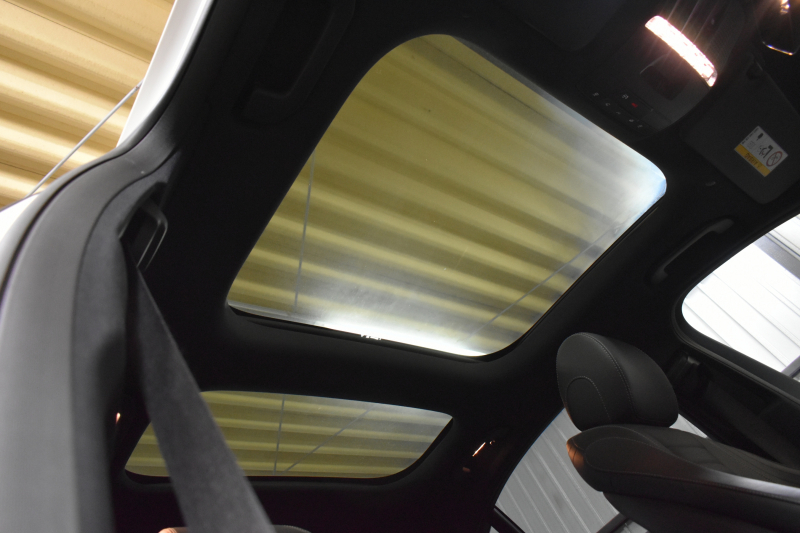 メルセデスベンツ Eクラス E200 ｽﾎﾟｰﾂ ｴｸｽｸﾙｰｼﾌﾞAMGﾗｲﾝｲﾝﾃﾘｱP ﾚｰﾀﾞｰｾｰﾌﾃｨP 後期型 1ｵｰﾅｰ ﾊﾟﾉﾗﾏｻﾝﾙｰﾌ ﾌﾞﾙﾒS MEｺﾈｸﾄ 燃費13.1KM 全席ﾋｰﾀｰ黒革 ﾃﾞｨｽﾄﾛ BSM Lﾁｪﾝｼﾞ AMGｴｱﾛ19AW ｷｰﾚｽGO ﾊﾟｰｸﾄﾛ HUD  ﾏﾙﾁｶﾗｰｱﾝﾋﾞｴﾝﾄ 対話式ﾅﾋﾞ 360ｶﾒﾗ 2年保証