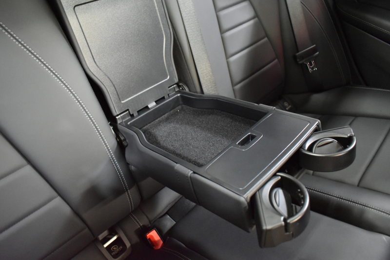 メルセデスベンツ Eクラス E200 ｽﾎﾟｰﾂ ｴｸｽｸﾙｰｼﾌﾞAMGﾗｲﾝｲﾝﾃﾘｱP ﾚｰﾀﾞｰｾｰﾌﾃｨP 後期型 1ｵｰﾅｰ ﾊﾟﾉﾗﾏｻﾝﾙｰﾌ ﾌﾞﾙﾒS MEｺﾈｸﾄ 燃費13.1KM 全席ﾋｰﾀｰ黒革 ﾃﾞｨｽﾄﾛ BSM Lﾁｪﾝｼﾞ AMGｴｱﾛ19AW ｷｰﾚｽGO ﾊﾟｰｸﾄﾛ HUD  ﾏﾙﾁｶﾗｰｱﾝﾋﾞｴﾝﾄ 対話式ﾅﾋﾞ 360ｶﾒﾗ 2年保証