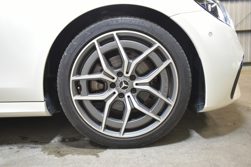 メルセデスベンツ Eクラス E200 ｽﾎﾟｰﾂ ｴｸｽｸﾙｰｼﾌﾞAMGﾗｲﾝｲﾝﾃﾘｱP ﾚｰﾀﾞｰｾｰﾌﾃｨP 後期型 1ｵｰﾅｰ ﾊﾟﾉﾗﾏｻﾝﾙｰﾌ ﾌﾞﾙﾒS MEｺﾈｸﾄ 燃費13.1KM 全席ﾋｰﾀｰ黒革 ﾃﾞｨｽﾄﾛ BSM Lﾁｪﾝｼﾞ AMGｴｱﾛ19AW ｷｰﾚｽGO ﾊﾟｰｸﾄﾛ HUD  ﾏﾙﾁｶﾗｰｱﾝﾋﾞｴﾝﾄ 対話式ﾅﾋﾞ 360ｶﾒﾗ 2年保証