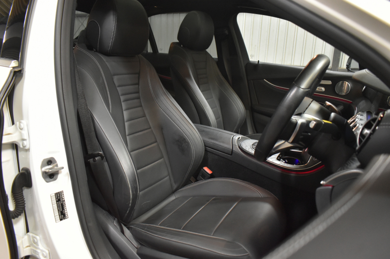 メルセデスベンツ Eクラス E200 ｽﾎﾟｰﾂ ｴｸｽｸﾙｰｼﾌﾞAMGﾗｲﾝｲﾝﾃﾘｱP ﾚｰﾀﾞｰｾｰﾌﾃｨP 後期型 1ｵｰﾅｰ ﾊﾟﾉﾗﾏｻﾝﾙｰﾌ ﾌﾞﾙﾒS MEｺﾈｸﾄ 燃費13.1KM 全席ﾋｰﾀｰ黒革 ﾃﾞｨｽﾄﾛ BSM Lﾁｪﾝｼﾞ AMGｴｱﾛ19AW ｷｰﾚｽGO ﾊﾟｰｸﾄﾛ HUD  ﾏﾙﾁｶﾗｰｱﾝﾋﾞｴﾝﾄ 対話式ﾅﾋﾞ 360ｶﾒﾗ 2年保証