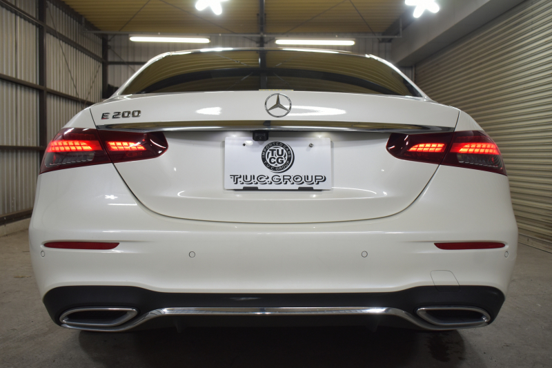 メルセデスベンツ Eクラス E200 ｽﾎﾟｰﾂ ｴｸｽｸﾙｰｼﾌﾞAMGﾗｲﾝｲﾝﾃﾘｱP ﾚｰﾀﾞｰｾｰﾌﾃｨP 後期型 1ｵｰﾅｰ ﾊﾟﾉﾗﾏｻﾝﾙｰﾌ ﾌﾞﾙﾒS MEｺﾈｸﾄ 燃費13.1KM 全席ﾋｰﾀｰ黒革 ﾃﾞｨｽﾄﾛ BSM Lﾁｪﾝｼﾞ AMGｴｱﾛ19AW ｷｰﾚｽGO ﾊﾟｰｸﾄﾛ HUD  ﾏﾙﾁｶﾗｰｱﾝﾋﾞｴﾝﾄ 対話式ﾅﾋﾞ 360ｶﾒﾗ 2年保証