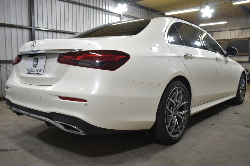 メルセデスベンツ Eクラス E200 ｽﾎﾟｰﾂ ｴｸｽｸﾙｰｼﾌﾞAMGﾗｲﾝｲﾝﾃﾘｱP ﾚｰﾀﾞｰｾｰﾌﾃｨP 後期型 1ｵｰﾅｰ ﾊﾟﾉﾗﾏｻﾝﾙｰﾌ ﾌﾞﾙﾒS MEｺﾈｸﾄ 燃費13.1KM 全席ﾋｰﾀｰ黒革 ﾃﾞｨｽﾄﾛ BSM Lﾁｪﾝｼﾞ AMGｴｱﾛ19AW ｷｰﾚｽGO ﾊﾟｰｸﾄﾛ HUD  ﾏﾙﾁｶﾗｰｱﾝﾋﾞｴﾝﾄ 対話式ﾅﾋﾞ 360ｶﾒﾗ 2年保証