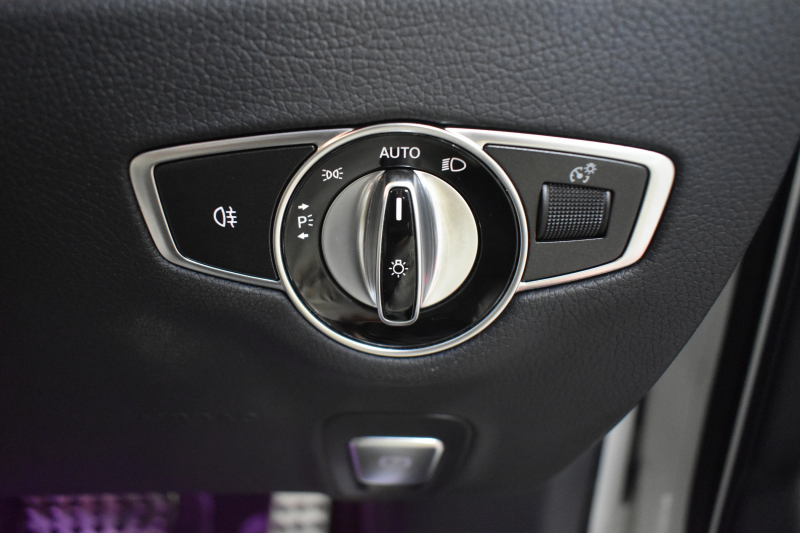 メルセデスベンツ Eクラス E200 ｽﾎﾟｰﾂ ｴｸｽｸﾙｰｼﾌﾞAMGﾗｲﾝｲﾝﾃﾘｱP ﾚｰﾀﾞｰｾｰﾌﾃｨP 後期型 1ｵｰﾅｰ ﾊﾟﾉﾗﾏｻﾝﾙｰﾌ ﾌﾞﾙﾒS MEｺﾈｸﾄ 燃費13.1KM 全席ﾋｰﾀｰ黒革 ﾃﾞｨｽﾄﾛ BSM Lﾁｪﾝｼﾞ AMGｴｱﾛ19AW ｷｰﾚｽGO ﾊﾟｰｸﾄﾛ HUD  ﾏﾙﾁｶﾗｰｱﾝﾋﾞｴﾝﾄ 対話式ﾅﾋﾞ 360ｶﾒﾗ 2年保証