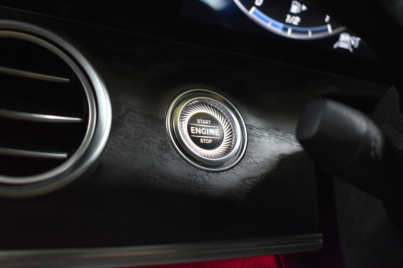 メルセデスベンツ Eクラス E350e AVG ｽﾎﾟｰﾂ ｴｸｽｸﾙｰｼﾌﾞP ﾚｰﾀﾞｰｾｰﾌﾃｨP PHV ﾊﾟﾉﾗﾏｻﾝﾙｰﾌ 全席ﾋｰﾀｰ黒革 ﾃﾞｨｽﾄﾛ ﾚｰﾝﾁｪﾝｼﾞ ﾌﾞﾗｲﾝﾄﾞｽﾎﾟｯﾄ AMGｴｱﾛ19AW ｷｰGO PTS ﾌｯﾄｹﾞｰﾄ ﾌﾞﾙﾒｽﾀｰ 地デジ360ｶﾒ 2年保証