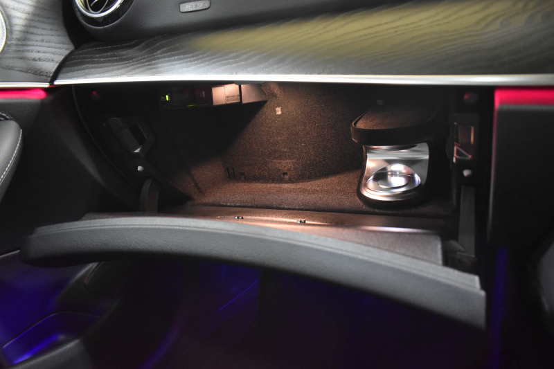 メルセデスベンツ Eクラス E350e AVG ｽﾎﾟｰﾂ ｴｸｽｸﾙｰｼﾌﾞP ﾚｰﾀﾞｰｾｰﾌﾃｨP PHV ﾊﾟﾉﾗﾏｻﾝﾙｰﾌ 全席ﾋｰﾀｰ黒革 ﾃﾞｨｽﾄﾛ ﾚｰﾝﾁｪﾝｼﾞ ﾌﾞﾗｲﾝﾄﾞｽﾎﾟｯﾄ AMGｴｱﾛ19AW ｷｰGO PTS ﾌｯﾄｹﾞｰﾄ ﾌﾞﾙﾒｽﾀｰ 地デジ360ｶﾒ 2年保証