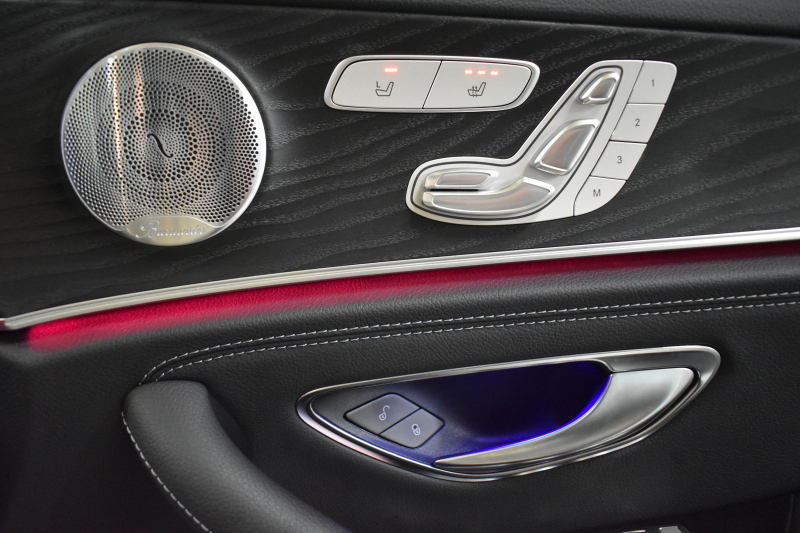 メルセデスベンツ Eクラス E350e AVG ｽﾎﾟｰﾂ ｴｸｽｸﾙｰｼﾌﾞP ﾚｰﾀﾞｰｾｰﾌﾃｨP PHV ﾊﾟﾉﾗﾏｻﾝﾙｰﾌ 全席ﾋｰﾀｰ黒革 ﾃﾞｨｽﾄﾛ ﾚｰﾝﾁｪﾝｼﾞ ﾌﾞﾗｲﾝﾄﾞｽﾎﾟｯﾄ AMGｴｱﾛ19AW ｷｰGO PTS ﾌｯﾄｹﾞｰﾄ ﾌﾞﾙﾒｽﾀｰ 地デジ360ｶﾒ 2年保証