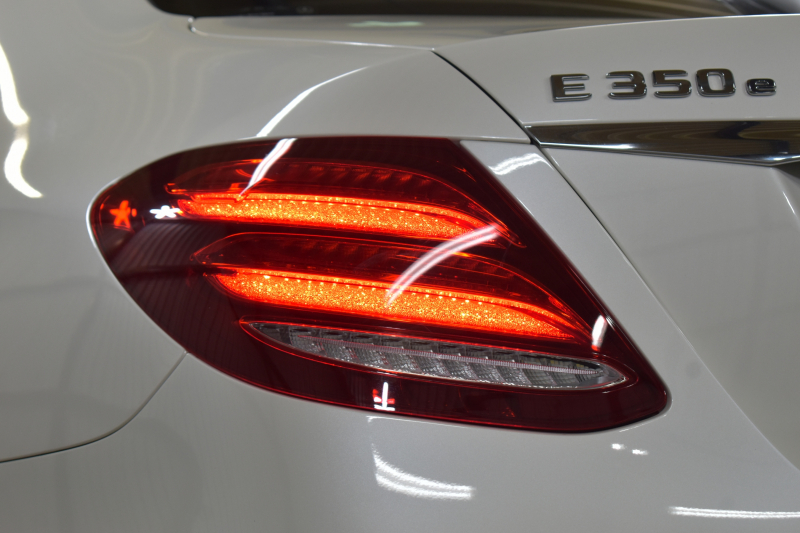 メルセデスベンツ Eクラス E350e AVG ｽﾎﾟｰﾂ ｴｸｽｸﾙｰｼﾌﾞP ﾚｰﾀﾞｰｾｰﾌﾃｨP PHV ﾊﾟﾉﾗﾏｻﾝﾙｰﾌ 全席ﾋｰﾀｰ黒革 ﾃﾞｨｽﾄﾛ ﾚｰﾝﾁｪﾝｼﾞ ﾌﾞﾗｲﾝﾄﾞｽﾎﾟｯﾄ AMGｴｱﾛ19AW ｷｰGO PTS ﾌｯﾄｹﾞｰﾄ ﾌﾞﾙﾒｽﾀｰ 地デジ360ｶﾒ 2年保証