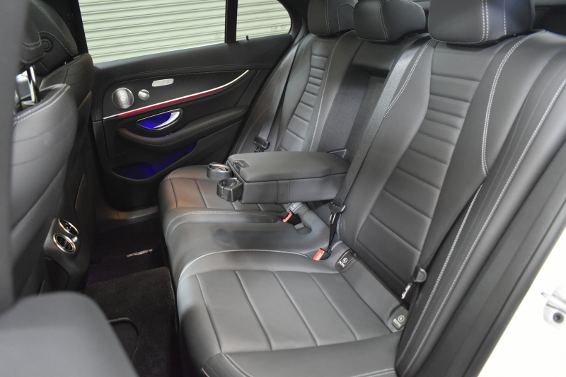 メルセデスベンツ Eクラス E350e AVG ｽﾎﾟｰﾂ ｴｸｽｸﾙｰｼﾌﾞP ﾚｰﾀﾞｰｾｰﾌﾃｨP PHV ﾊﾟﾉﾗﾏｻﾝﾙｰﾌ 全席ﾋｰﾀｰ黒革 ﾃﾞｨｽﾄﾛ ﾚｰﾝﾁｪﾝｼﾞ ﾌﾞﾗｲﾝﾄﾞｽﾎﾟｯﾄ AMGｴｱﾛ19AW ｷｰGO PTS ﾌｯﾄｹﾞｰﾄ ﾌﾞﾙﾒｽﾀｰ 地デジ360ｶﾒ 2年保証