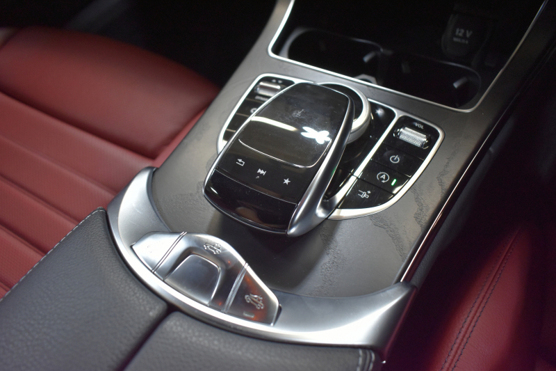 AMG Cクラス C43 4ﾏﾁｯｸ ｶﾌﾞﾘｵﾚ ﾚｰﾀﾞｰｾｰﾌﾃｨP 3ﾘｯﾀｰV6/367馬力 9速AT 4WD ﾌﾞﾙﾒｽﾀｰS ﾋｰﾀｰ赤本革/黒幌 ｴｱｽｶｰﾌ/ｴｱｷｬｯﾌﾟ ﾃﾞｨｽﾄﾛ Lｷｰﾌﾟ AMGｴｱﾛ19AW ｷｰﾚｽGO ﾊﾟｰｸﾄﾛ LEDﾍｯﾄﾞﾗｲﾄ ﾏﾙﾁｶﾗｰｱﾝﾋﾞｴﾝﾄﾗｲﾄ 地ﾃﾞｼﾞﾅﾋﾞ Bｶﾒﾗ 2年保証