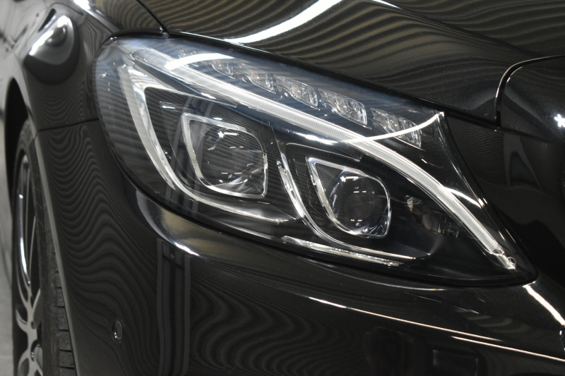 AMG Cクラス C43 4ﾏﾁｯｸ ｶﾌﾞﾘｵﾚ ﾚｰﾀﾞｰｾｰﾌﾃｨP 3ﾘｯﾀｰV6/367馬力 9速AT 4WD ﾌﾞﾙﾒｽﾀｰS ﾋｰﾀｰ赤本革/黒幌 ｴｱｽｶｰﾌ/ｴｱｷｬｯﾌﾟ ﾃﾞｨｽﾄﾛ Lｷｰﾌﾟ AMGｴｱﾛ19AW ｷｰﾚｽGO ﾊﾟｰｸﾄﾛ LEDﾍｯﾄﾞﾗｲﾄ ﾏﾙﾁｶﾗｰｱﾝﾋﾞｴﾝﾄﾗｲﾄ 地ﾃﾞｼﾞﾅﾋﾞ Bｶﾒﾗ 2年保証