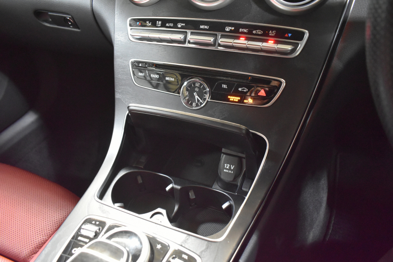 AMG Cクラス C43 4ﾏﾁｯｸ ｶﾌﾞﾘｵﾚ ﾚｰﾀﾞｰｾｰﾌﾃｨP 3ﾘｯﾀｰV6/367馬力 9速AT 4WD ﾌﾞﾙﾒｽﾀｰS ﾋｰﾀｰ赤本革/黒幌 ｴｱｽｶｰﾌ/ｴｱｷｬｯﾌﾟ ﾃﾞｨｽﾄﾛ Lｷｰﾌﾟ AMGｴｱﾛ19AW ｷｰﾚｽGO ﾊﾟｰｸﾄﾛ LEDﾍｯﾄﾞﾗｲﾄ ﾏﾙﾁｶﾗｰｱﾝﾋﾞｴﾝﾄﾗｲﾄ 地ﾃﾞｼﾞﾅﾋﾞ Bｶﾒﾗ 2年保証