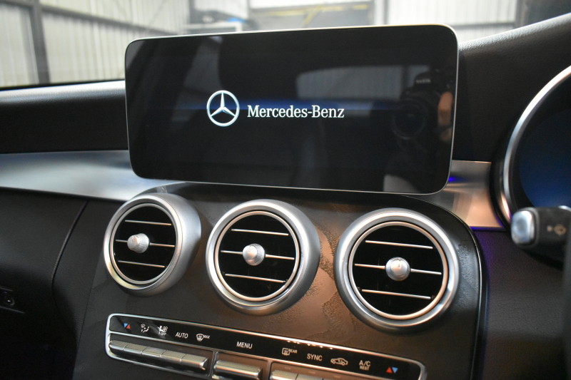 メルセデスベンツ Cクラス C200 ﾛｰﾚｳｽｴﾃﾞｨｼｮﾝ ﾚｰﾀﾞｰｾｰﾌﾃｨP ｽﾎﾟｰﾂﾌﾟﾗｽP 最終特別仕様 1ｵｰﾅｰ車両 BSG搭載 ﾋｰﾀｰ黒革 ﾍｯﾄﾞｱｯﾌﾟﾃﾞｨｽﾌﾟﾚｲ ﾌｯﾄﾄﾗﾝｸ ﾃﾞｨｽﾄﾛ BSM Lｷｰﾌﾟ AMGｴｱﾛ18AW ｷｰﾚｽGo PTS 液晶ﾒｰﾀｰ  LEDﾍｯﾄﾞﾗｲﾄ 地ﾃﾞｼﾞﾅﾋﾞ Bｶﾒﾗ 2年保証