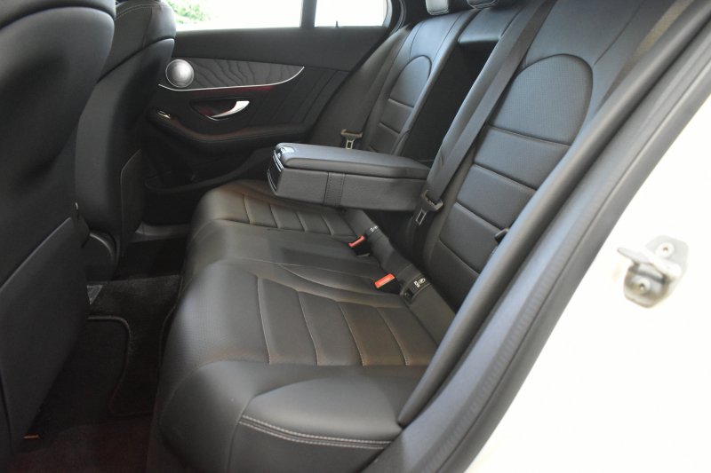 メルセデスベンツ Cクラス C200 ﾛｰﾚｳｽｴﾃﾞｨｼｮﾝ ｽﾎﾟｰﾂ+P ﾚｰﾀﾞｰｾｰﾌﾃｨP 特別仕様 BSG搭載 ﾊﾟﾉﾗﾏｻﾝﾙｰﾌ ﾋｰﾀｰ黒革 ﾃﾞｨｽﾄﾛ BSM Lｷｰﾌﾟ AMGｴｱﾛ18AW ｷｰﾚｽGo PTS 液晶ﾒｰﾀｰ  LEDﾍｯﾄﾞﾗｲﾄ 地ﾃﾞｼﾞﾅﾋﾞ Bｶﾒﾗ 2年保証