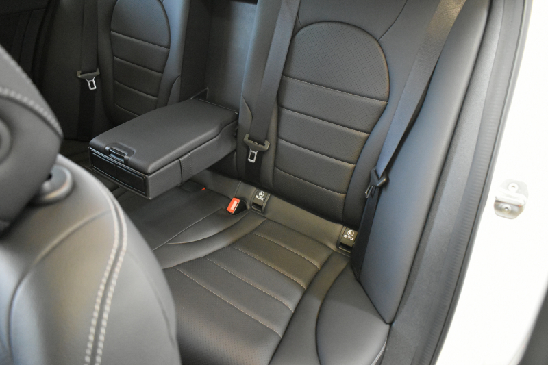 メルセデスベンツ Cクラス C200 ﾛｰﾚｳｽｴﾃﾞｨｼｮﾝ ｽﾎﾟｰﾂ+P ﾚｰﾀﾞｰｾｰﾌﾃｨP 特別仕様 BSG搭載 ﾊﾟﾉﾗﾏｻﾝﾙｰﾌ ﾋｰﾀｰ黒革 ﾃﾞｨｽﾄﾛ BSM Lｷｰﾌﾟ AMGｴｱﾛ18AW ｷｰﾚｽGo PTS 液晶ﾒｰﾀｰ  LEDﾍｯﾄﾞﾗｲﾄ 地ﾃﾞｼﾞﾅﾋﾞ Bｶﾒﾗ 2年保証