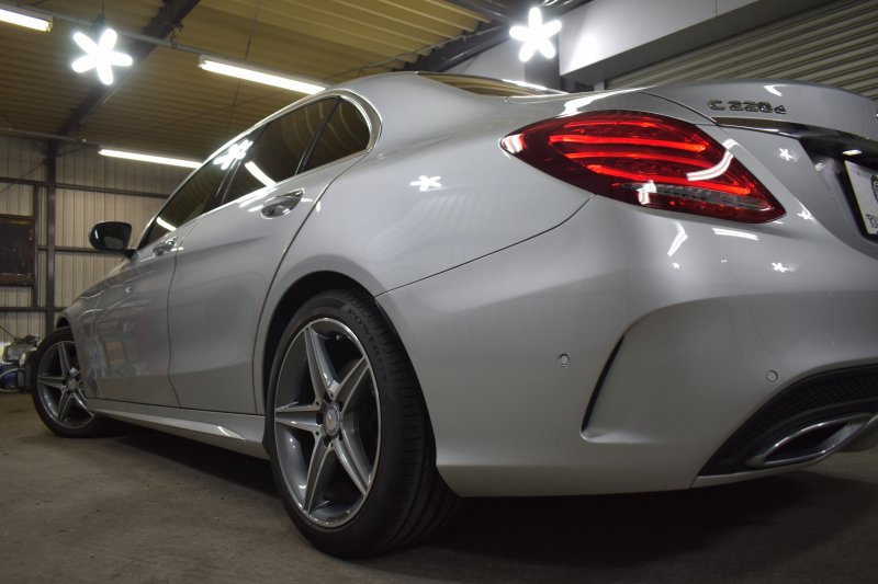 メルセデスベンツ Cクラス C220dAVG AMGﾗｲﾝ ﾍﾞｰｼｯｸP ﾚｰﾀﾞｰｾｰﾌﾃｨP 2.2ﾘｯﾀｰ/ﾃﾞｨｰｾﾞﾙ 170馬力 燃費20.3㎞ 9速  ﾋｰﾀｰ黒革 ﾃﾞｨｽﾄﾛ BSM Lｷｰﾌﾟ AMGｴｱﾛ18AW ｷｰﾚｽGo ﾊﾟｰｸﾄﾛ LEDﾍｯﾄﾞﾗｲﾄ 地ﾃﾞｼﾞﾅﾋﾞ Bｶﾒﾗ 2年保証