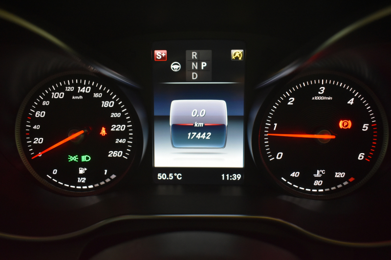 メルセデスベンツ Cクラス C220dAVG AMGﾗｲﾝ ﾍﾞｰｼｯｸP ﾚｰﾀﾞｰｾｰﾌﾃｨP 2.2ﾘｯﾀｰ/ﾃﾞｨｰｾﾞﾙ 170馬力 燃費20.3㎞ 9速  ﾋｰﾀｰ黒革 ﾃﾞｨｽﾄﾛ BSM Lｷｰﾌﾟ AMGｴｱﾛ18AW ｷｰﾚｽGo ﾊﾟｰｸﾄﾛ LEDﾍｯﾄﾞﾗｲﾄ 地ﾃﾞｼﾞﾅﾋﾞ Bｶﾒﾗ 2年保証